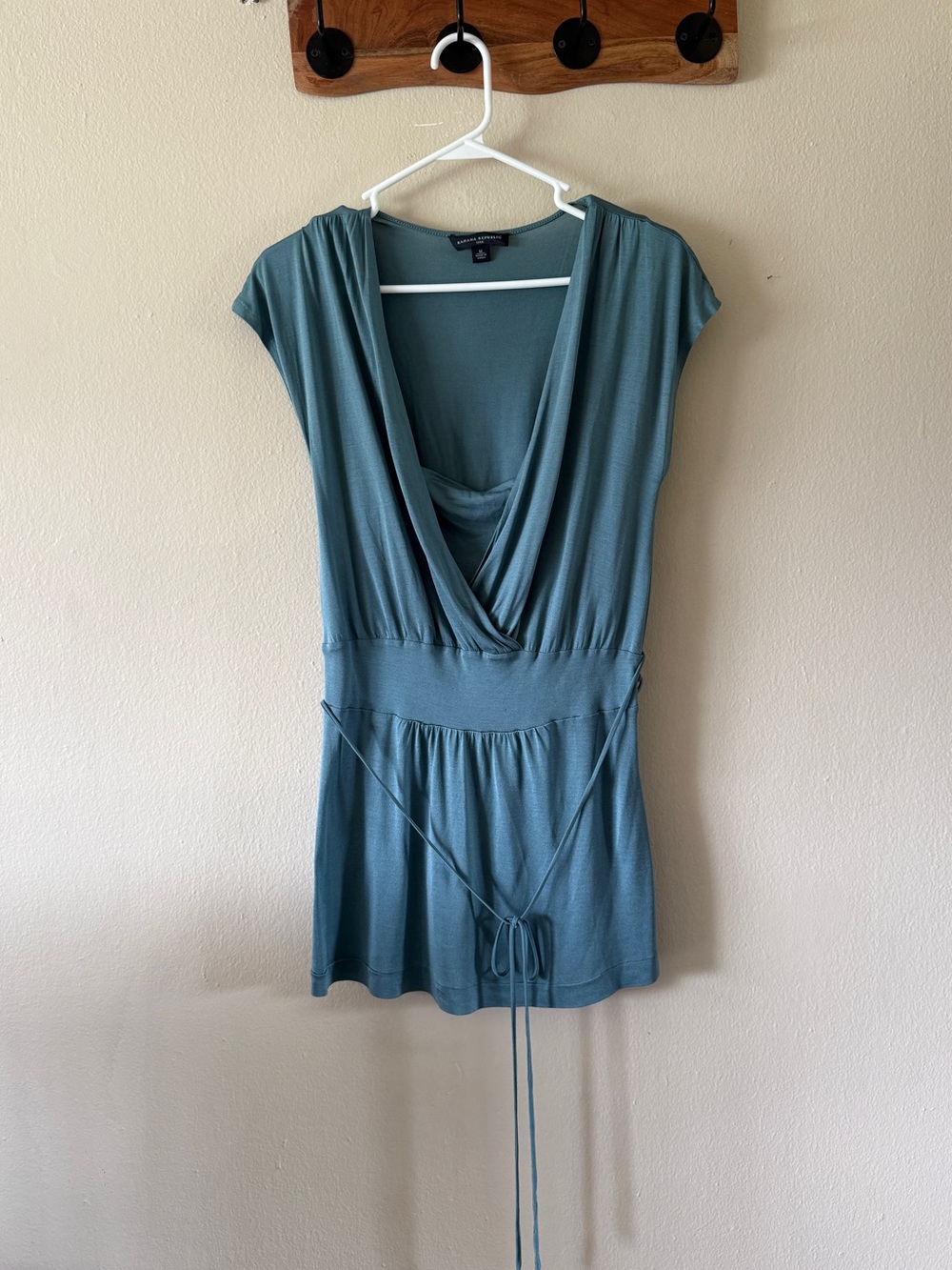 Banana Republic 100% Silk Blue Surplice Wrap Blouse Cap Sleeve Cami size M